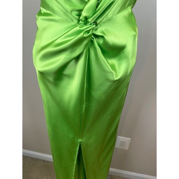 KHANUMS Halter Neck Crystal Embellished Deep V Pear Green Maxi Gown Size XS - Picture 5 of 16